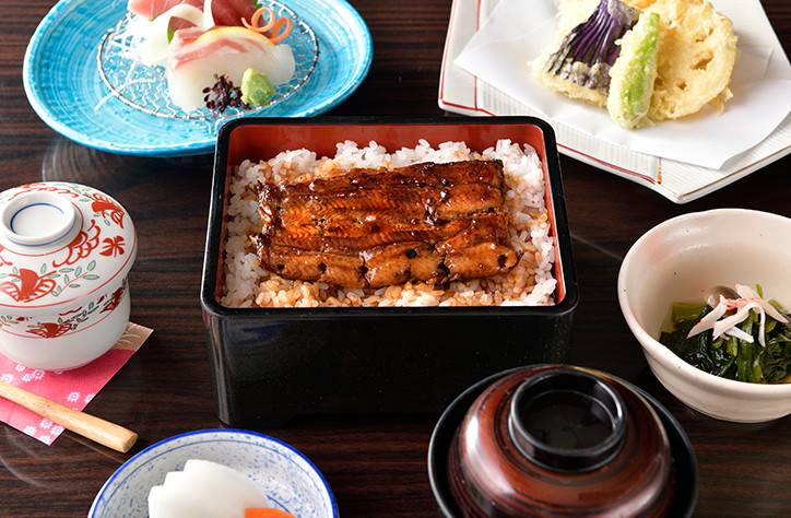 和んで楽しみながら美味しい料理が食べられるお店